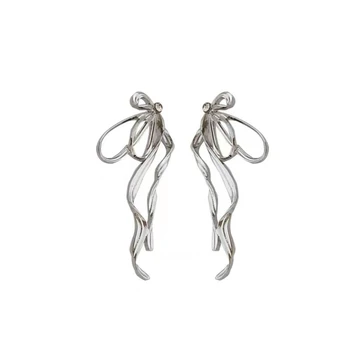 Išskirtiniai Išpūsti dideli ilgi peteliškės auskarai moterims Mada Netaisyklingos metalinės linijos lanko auskarai Vakarėlio papuošalų dovana