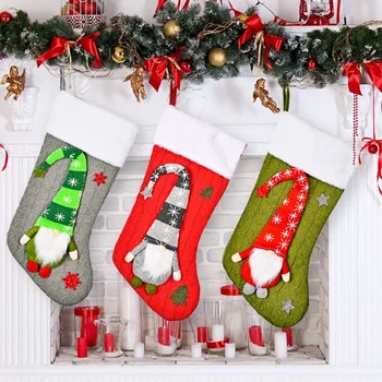 Naujos kalėdinės dekoracijos Megztos Rudolfo kalėdinės kojinės Kalėdinės vaikų šventinės dovanos Namų prekybos centro dekoracijos
